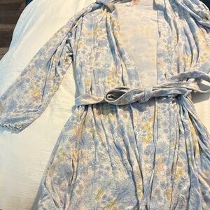 LC Lauren Conrad Blue Floral Robe